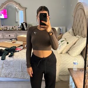 brown cropped long sleeve workout top